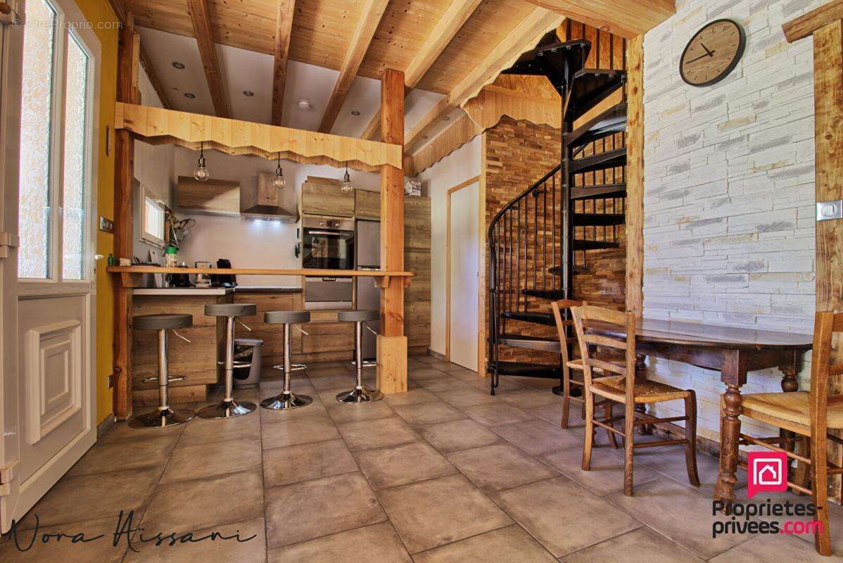 Maison à MONTMOROT