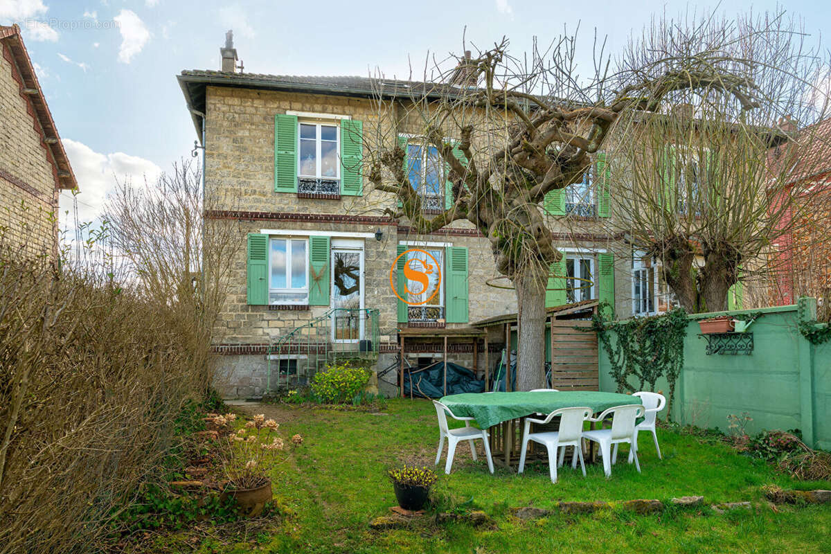 Maison à ORRY-LA-VILLE