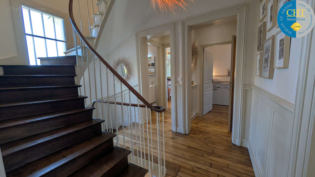 Villa de 250m2 à acheter avec 8 pièces à Rennes - photo 18