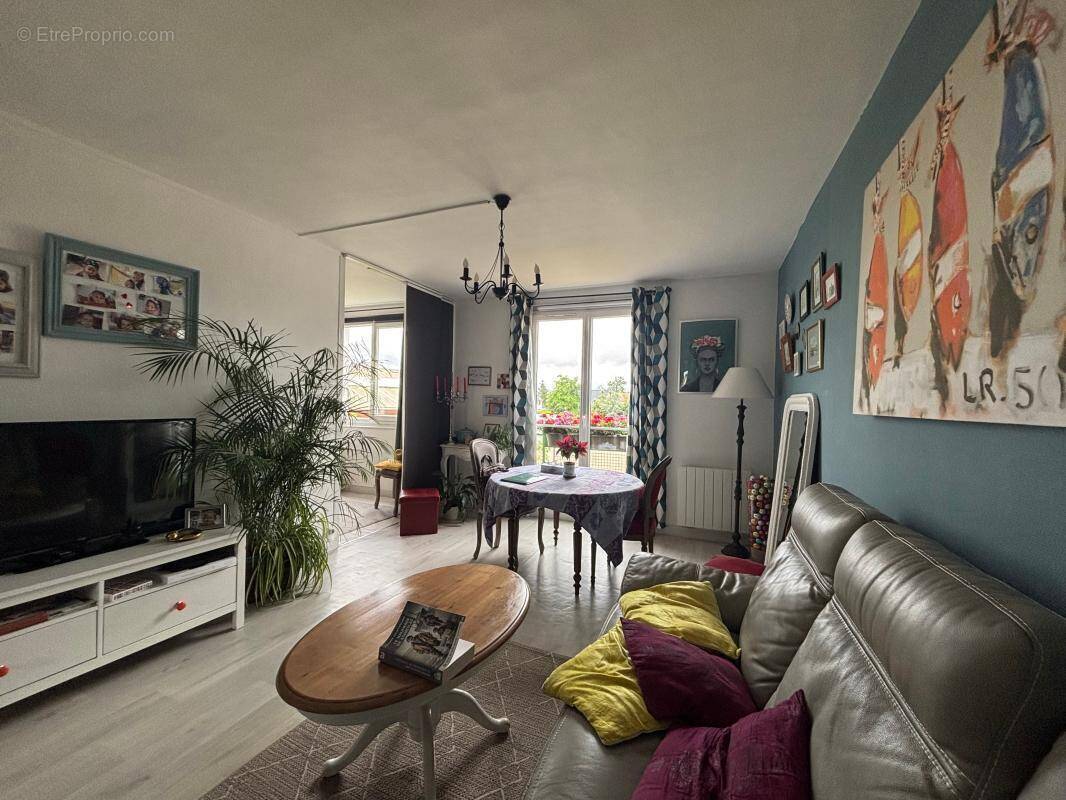 Appartement à LACROIX-SAINT-OUEN