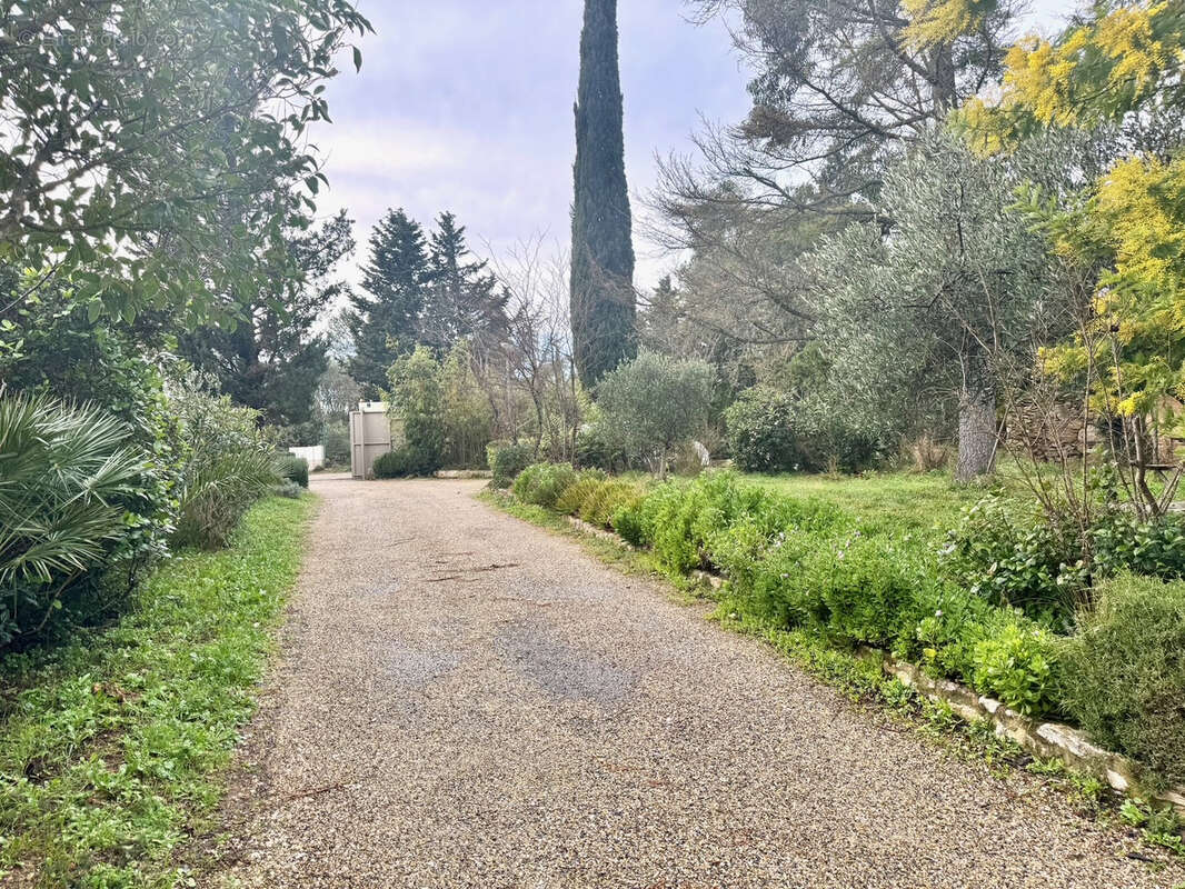 Maison à VILLENEUVE-LES-AVIGNON