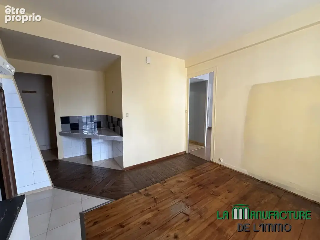 Appartement F3 - 72,58M2 - 2 Caves - Garage - Saint-Etienne/ Bergson - La Terrasse - photo 15