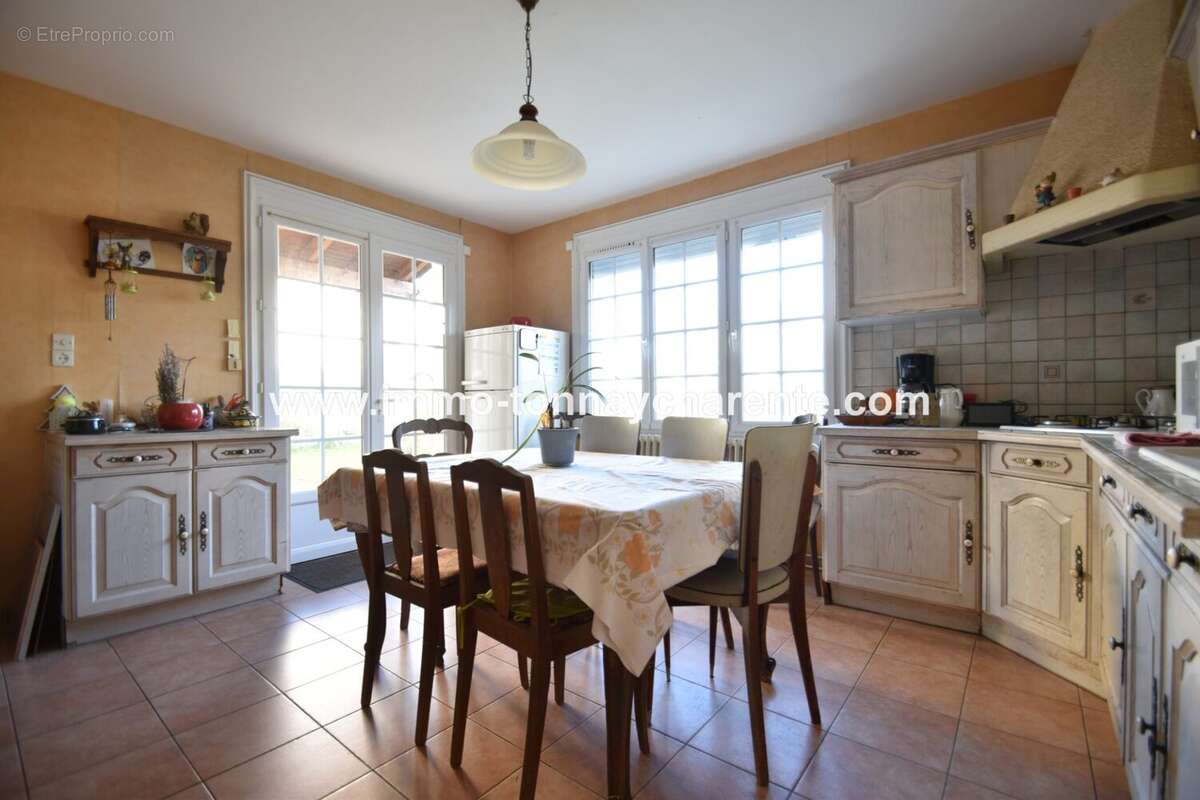 Maison à TONNAY-CHARENTE