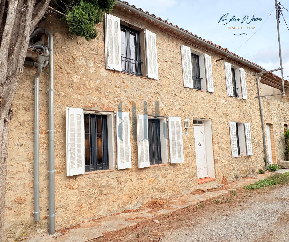 Maison à PLAN-DE-LA-TOUR