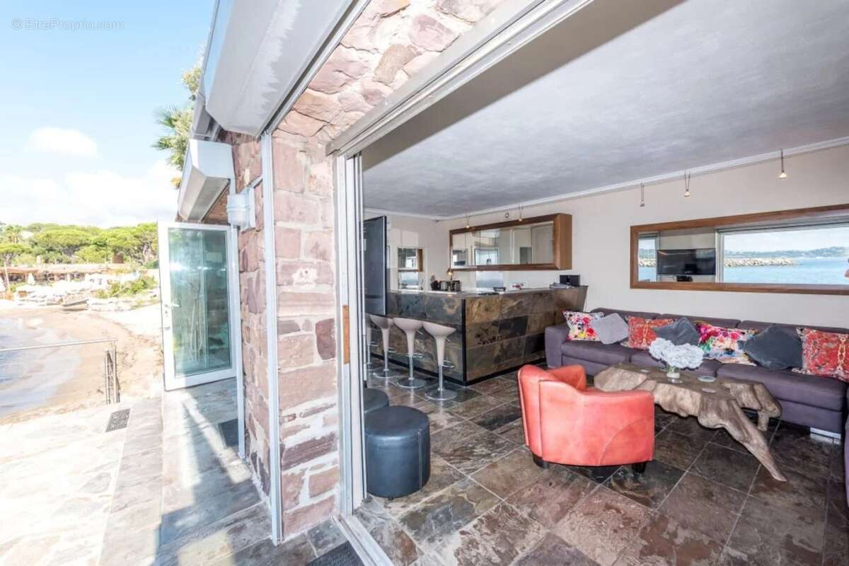 Maison à ROQUEBRUNE-SUR-ARGENS