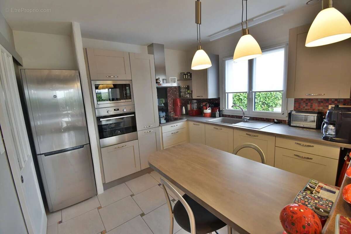 Maison à LA CHAUSSEE-SAINT-VICTOR