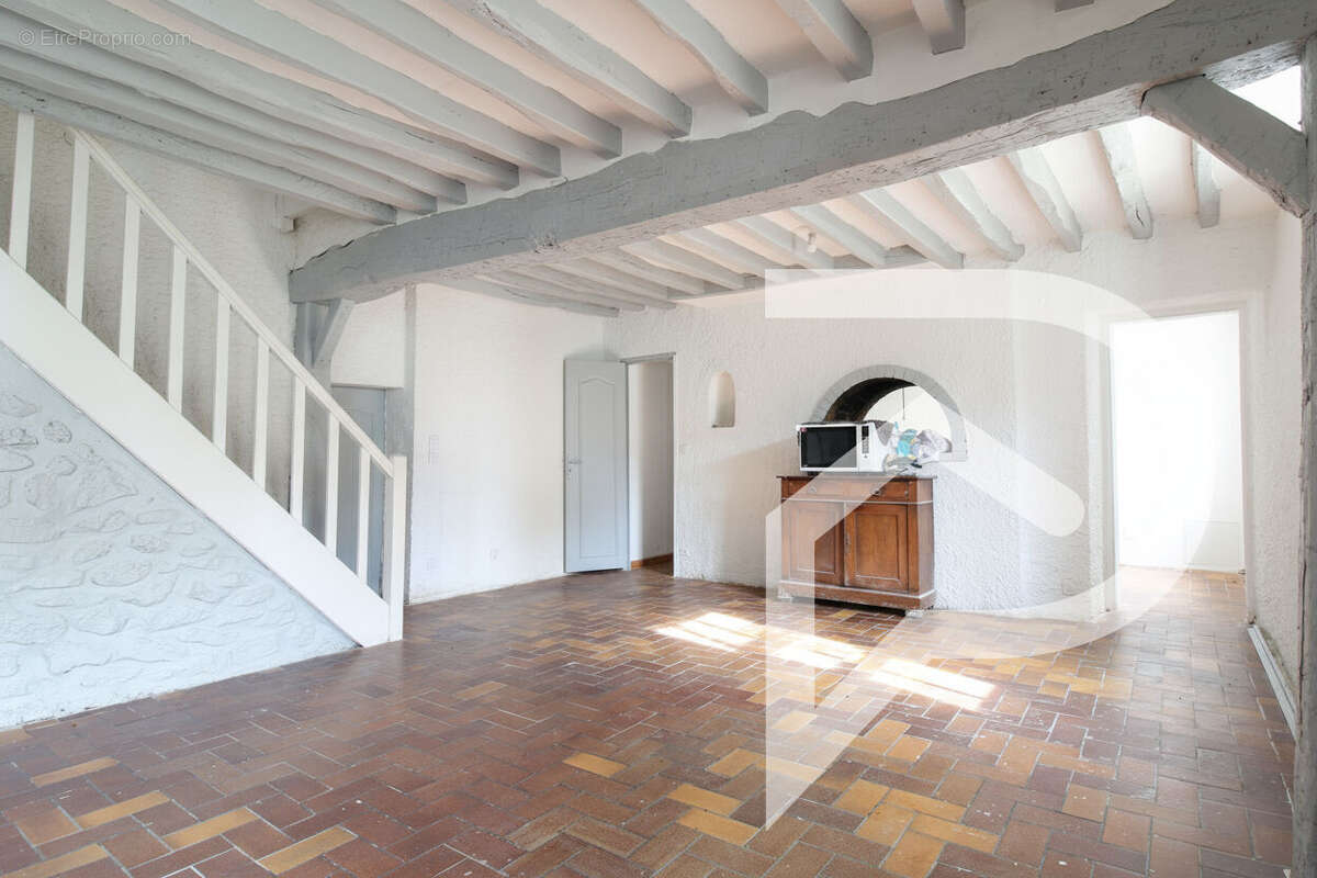 Maison à CUISE-LA-MOTTE