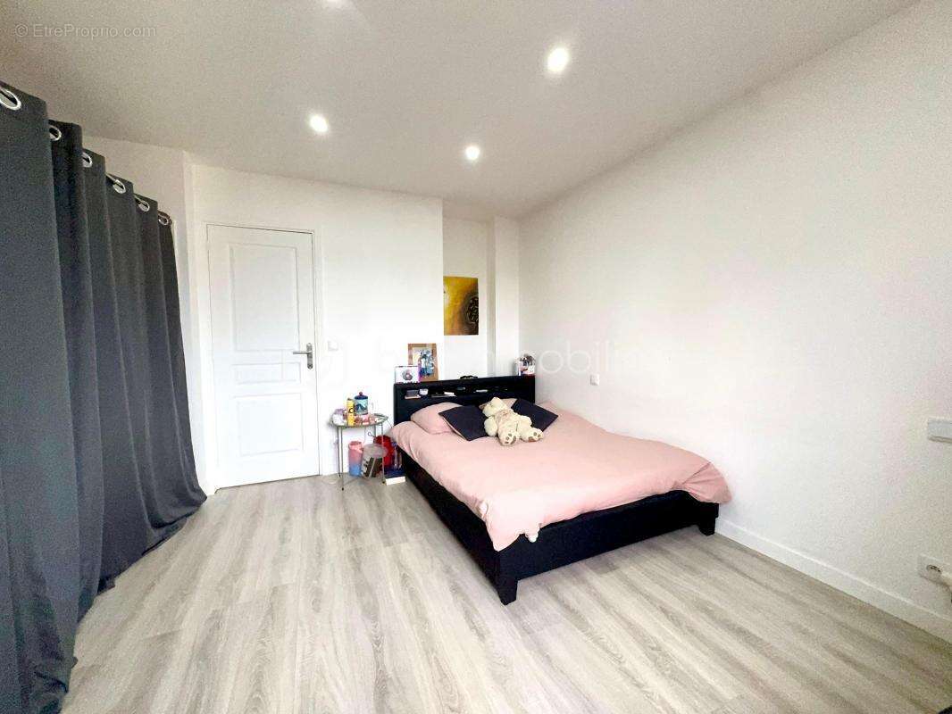 Appartement à LE PERREUX-SUR-MARNE