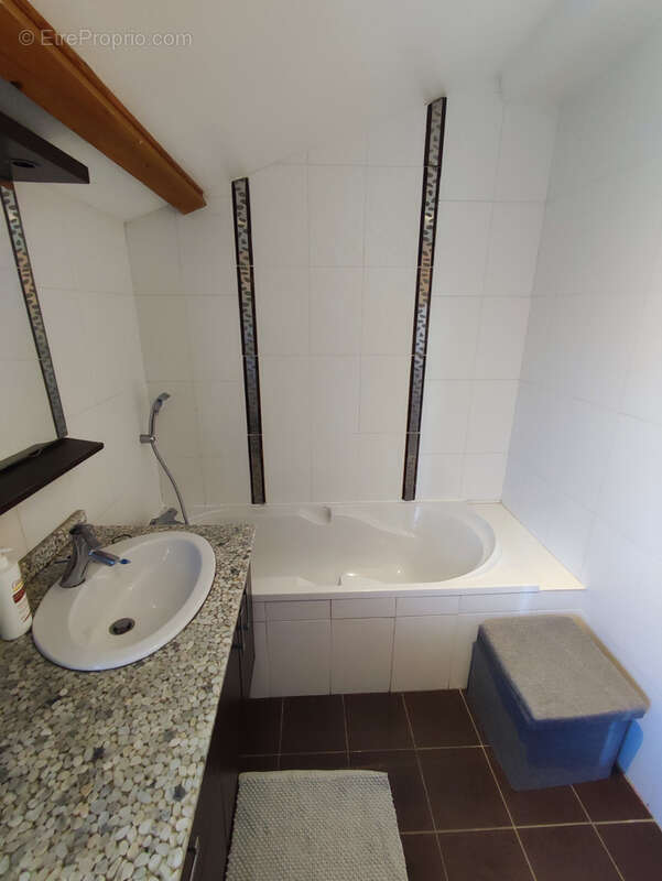 Maison à LA CHAPELLE-D'AUREC