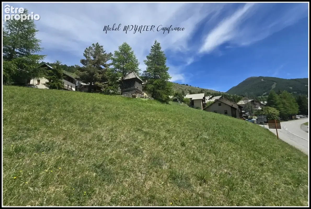 Terrain à MOLINES-EN-QUEYRAS