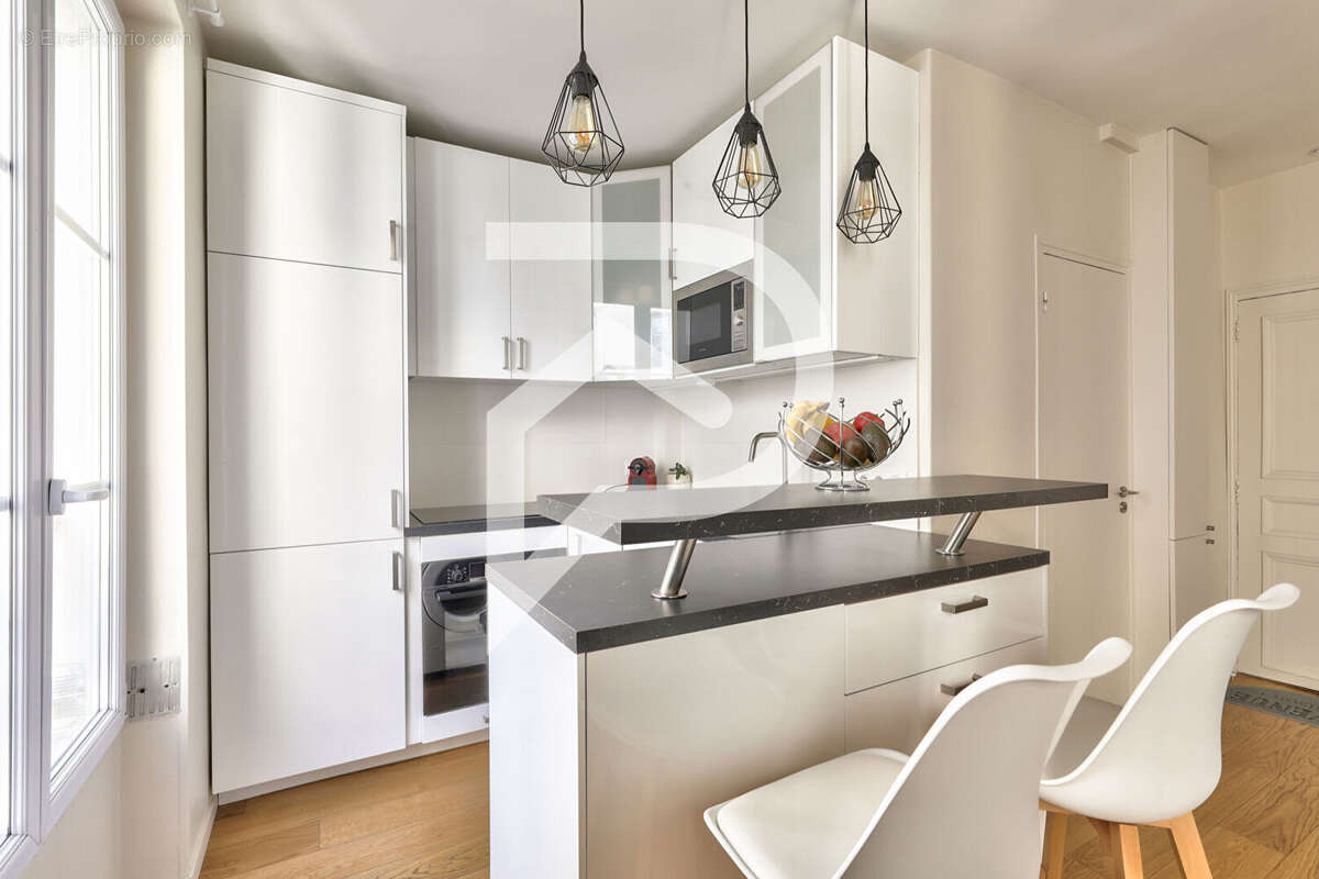 Appartement à PARIS-8E