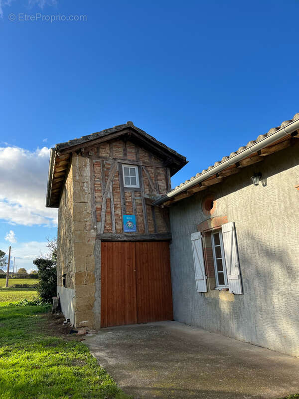 Maison à MONBRUN