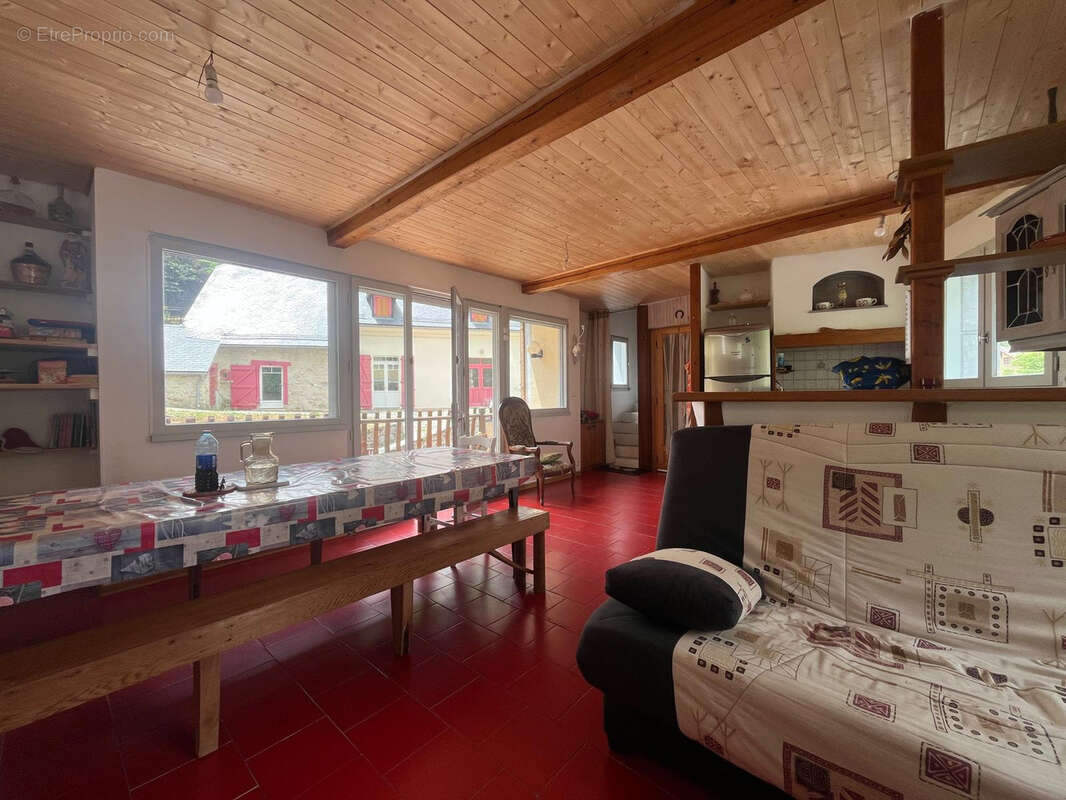 Au cœur de Gavarnie : 170 m2, 3 logements indépendants, fort potentiel locatif ! - photo 4