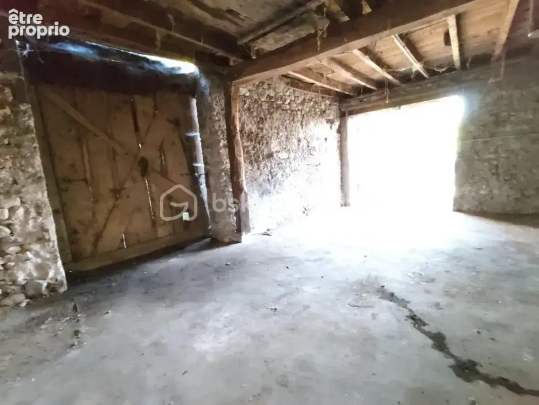 Grand corps de ferme composé de 2 maisons mitoyennes et 800m² de terrain - photo 7