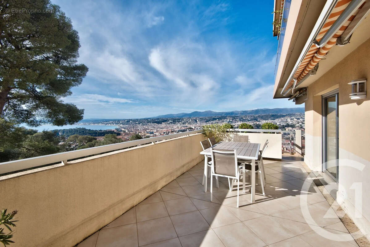 Appartement à NICE