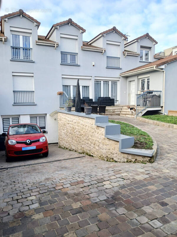 Maison à IVRY-SUR-SEINE