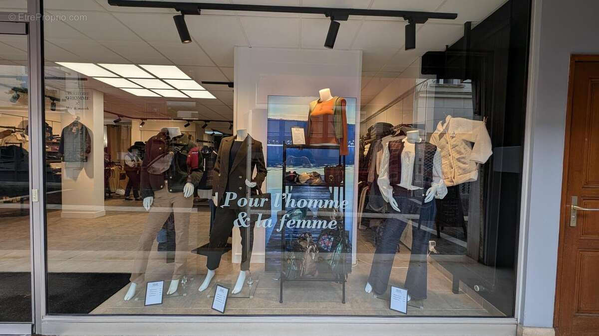 Photo 4 - Commerce à CHINON