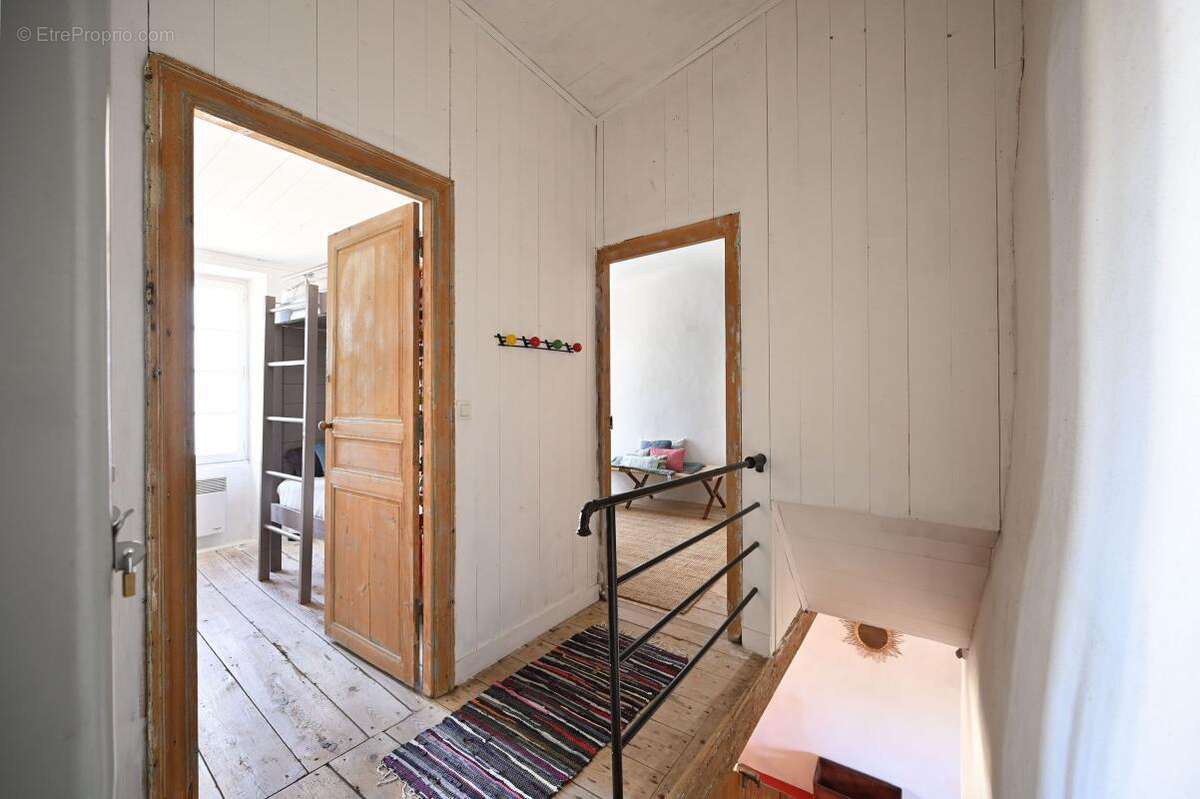 Maison à SAINT-CLEMENT-DES-BALEINES