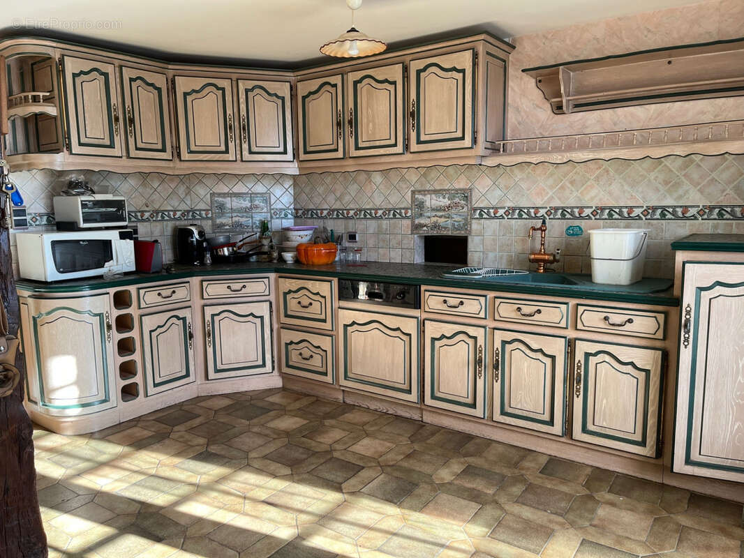 Maison à SAINT-YRIEIX-LA-PERCHE