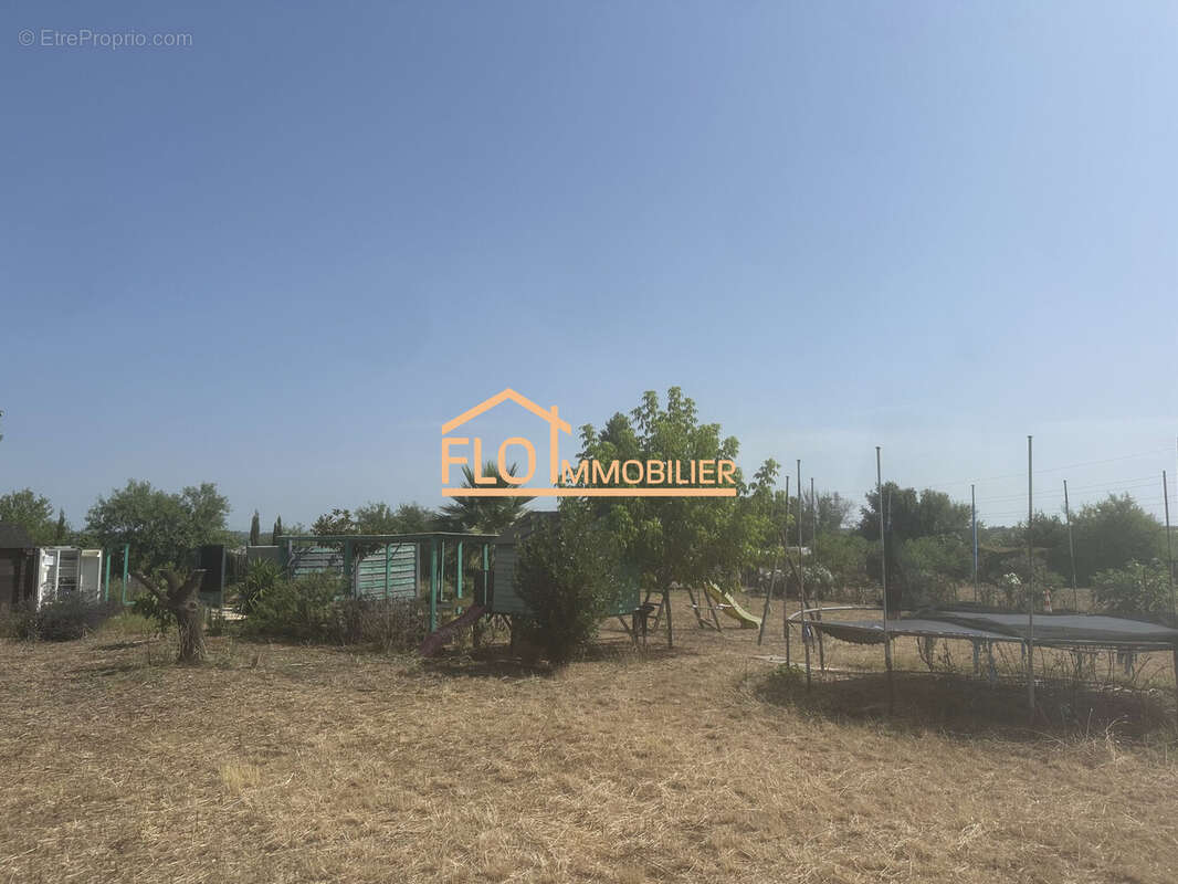 Terrain à FLORENSAC