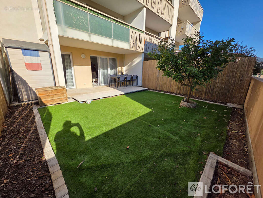 Appartement à CARROS