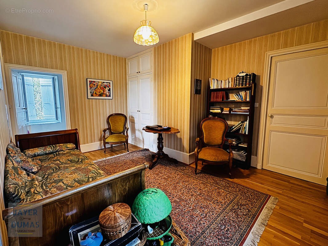 Cote chalonnaise - propriete d'exception en coeur de village - - photo 8