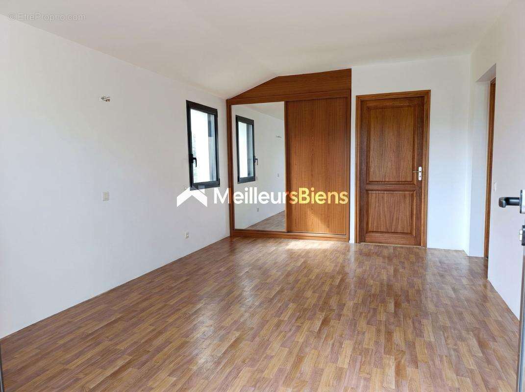 Propriété de 135m² hab - 4 chambres - Vie de plain pied - 1806m² terrain clos - photo 10