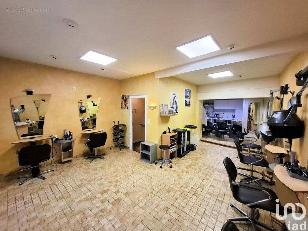 Photo 1 - Commerce à CARENTAN