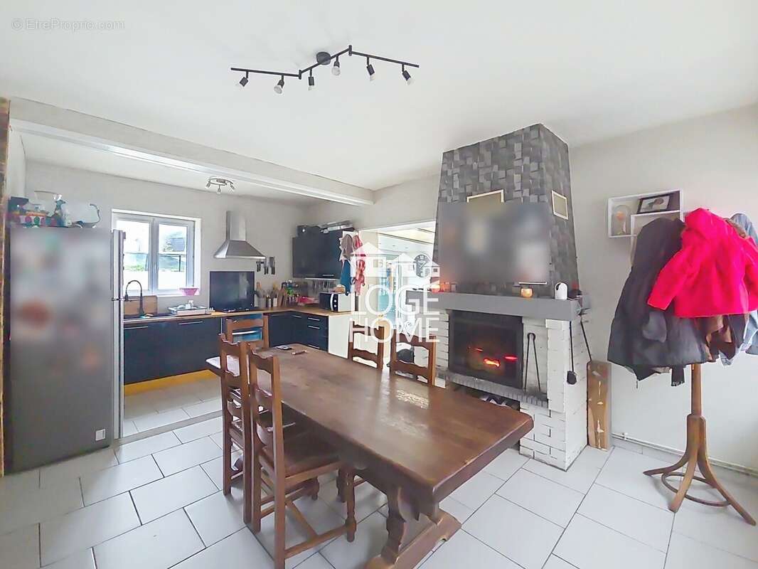 Maison à BRUAY-LA-BUISSIERE