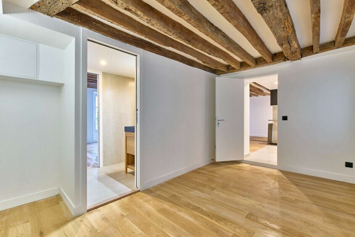 Appartement à PARIS-2E