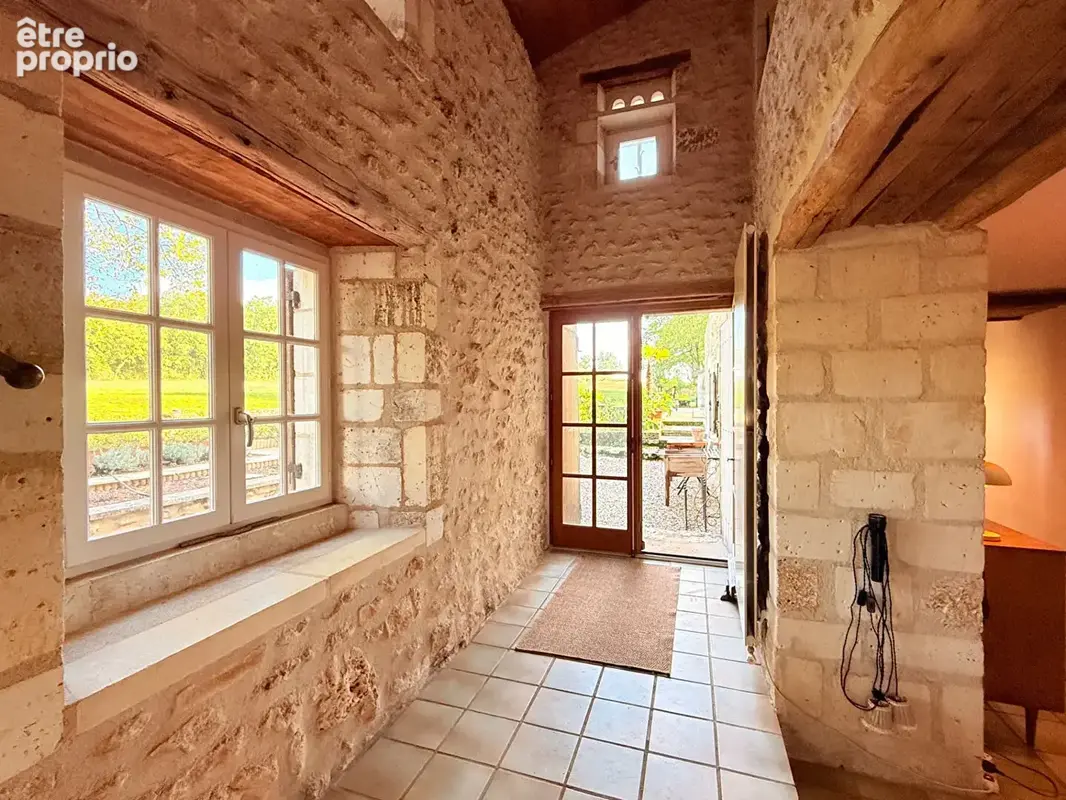 Un grand balcon royale dans la verdure, une maison de caractère et un gîte indépendant - photo 13