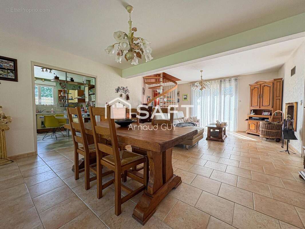 Maison 160 m² à Cherreau  - photo 2