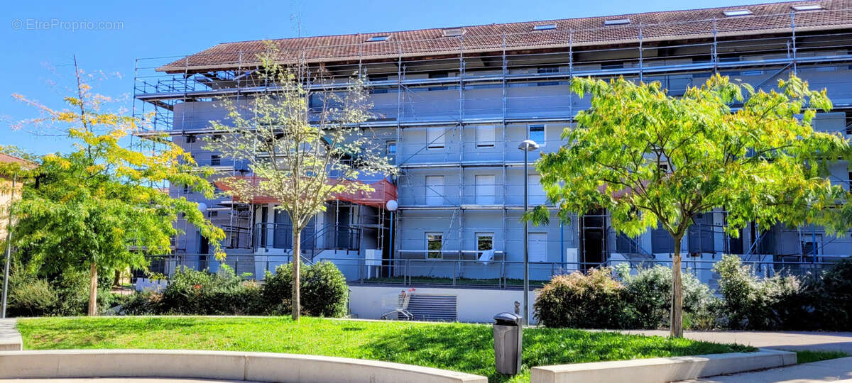 Appartement à SAINT-GENIS-LAVAL