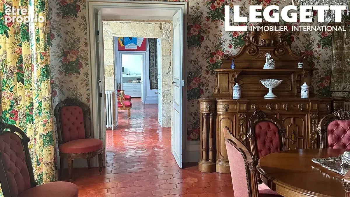 Beau château en pierre du XVIIIe siècle avec 4 chambres et piste d'atterrissage, 
surplombant Vallée Lot - photo 9