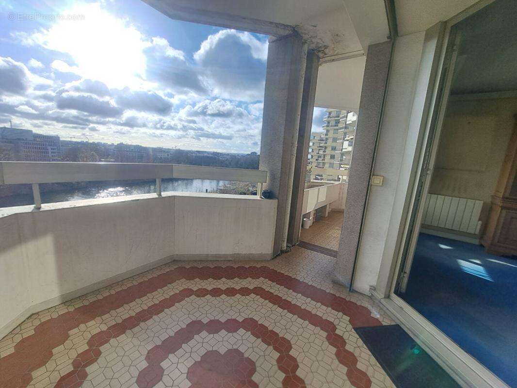 Appartement à COURBEVOIE