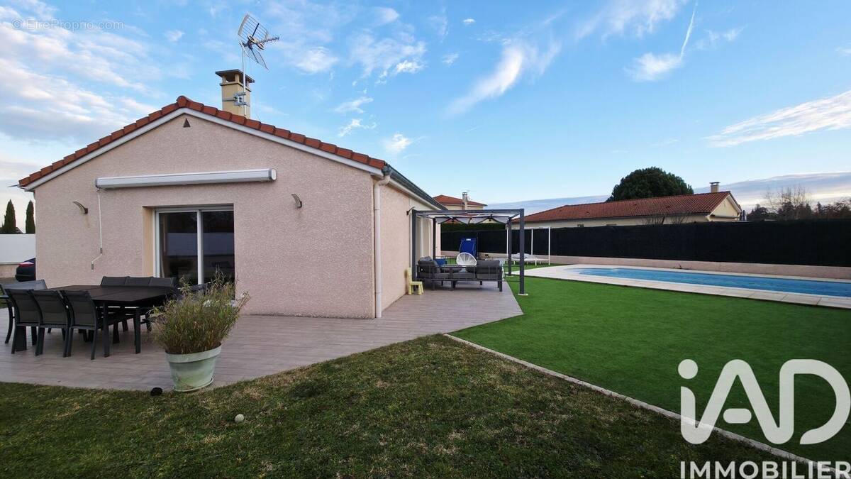Photo 1 - Maison à VEAUCHETTE