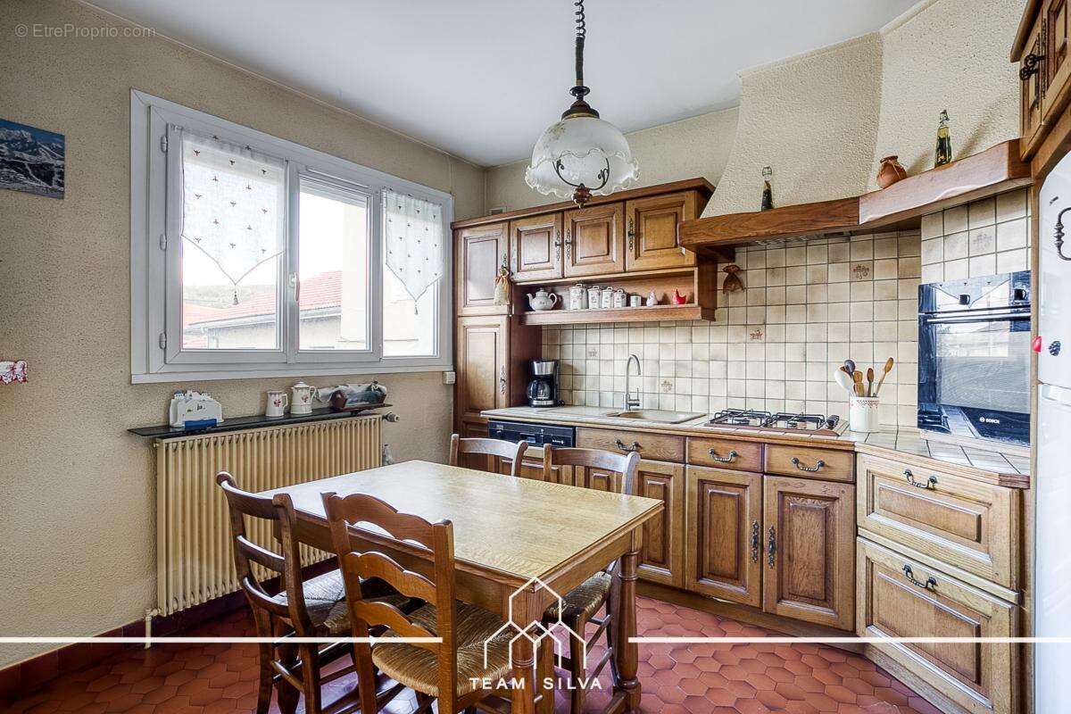 Maison à SEREZIN-DU-RHONE