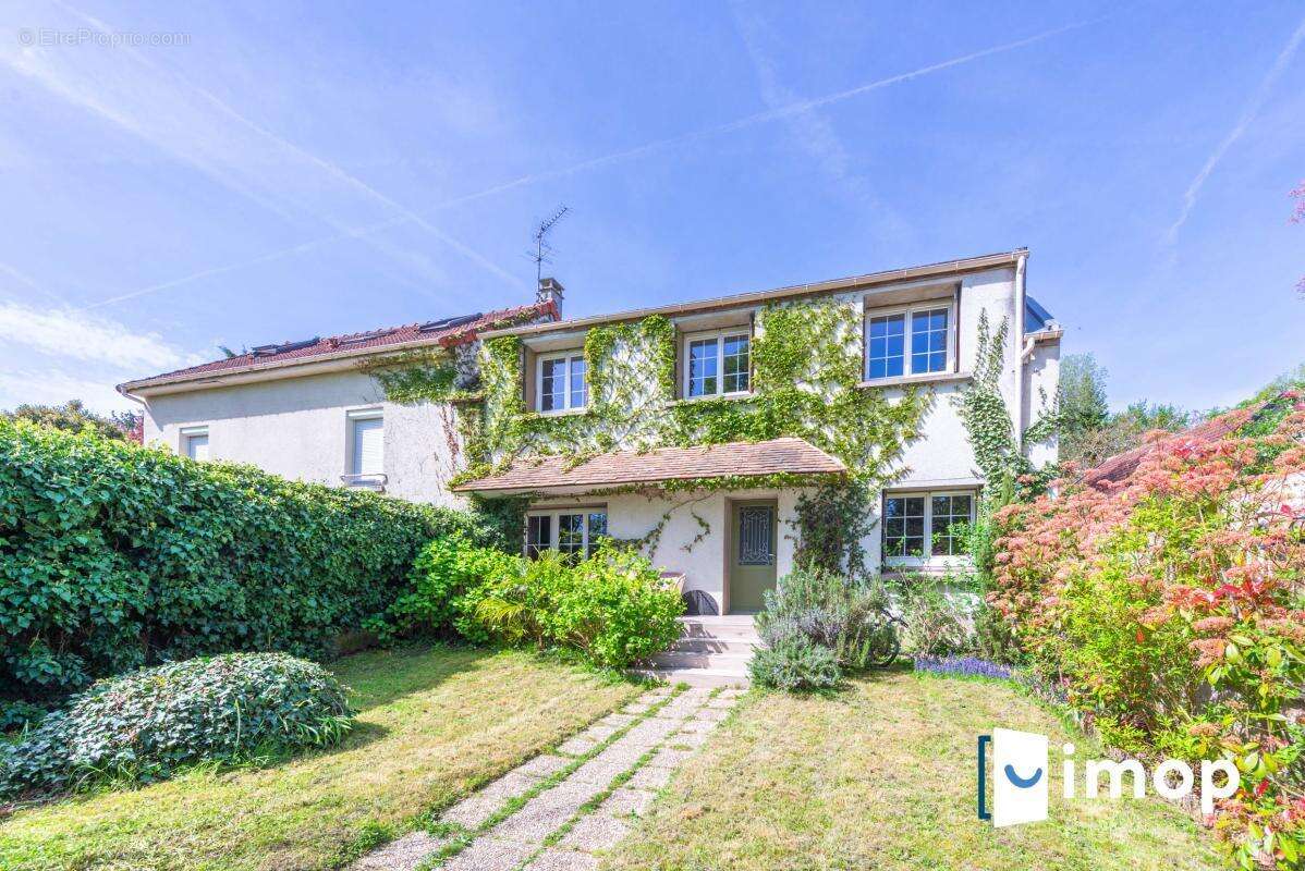 Maison à PLAISIR