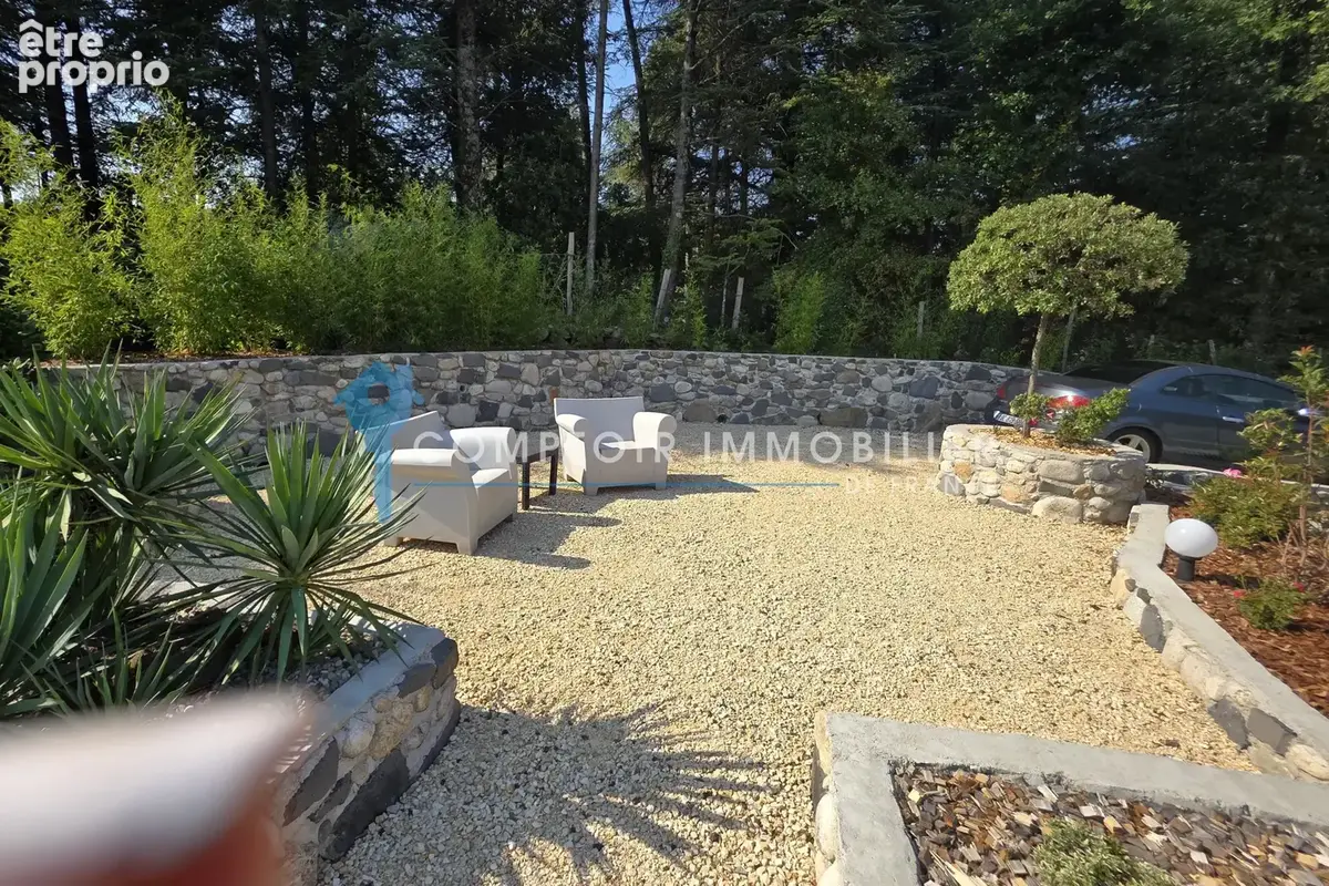 07 - jaujac - propriete en pierres  - 2 logments - sur 1774 m2  de terrain - photo 14