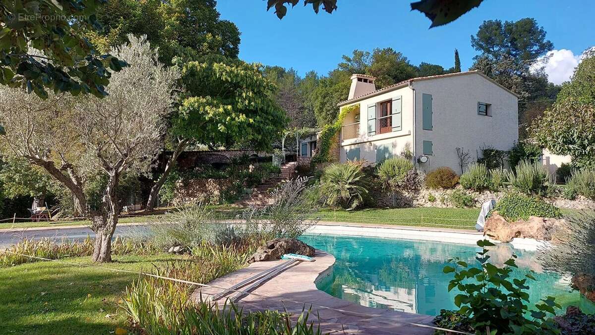 Maison à MEOUNES-LES-MONTRIEUX