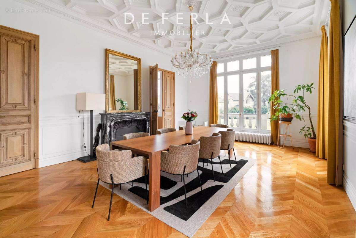 Maison à LE VESINET