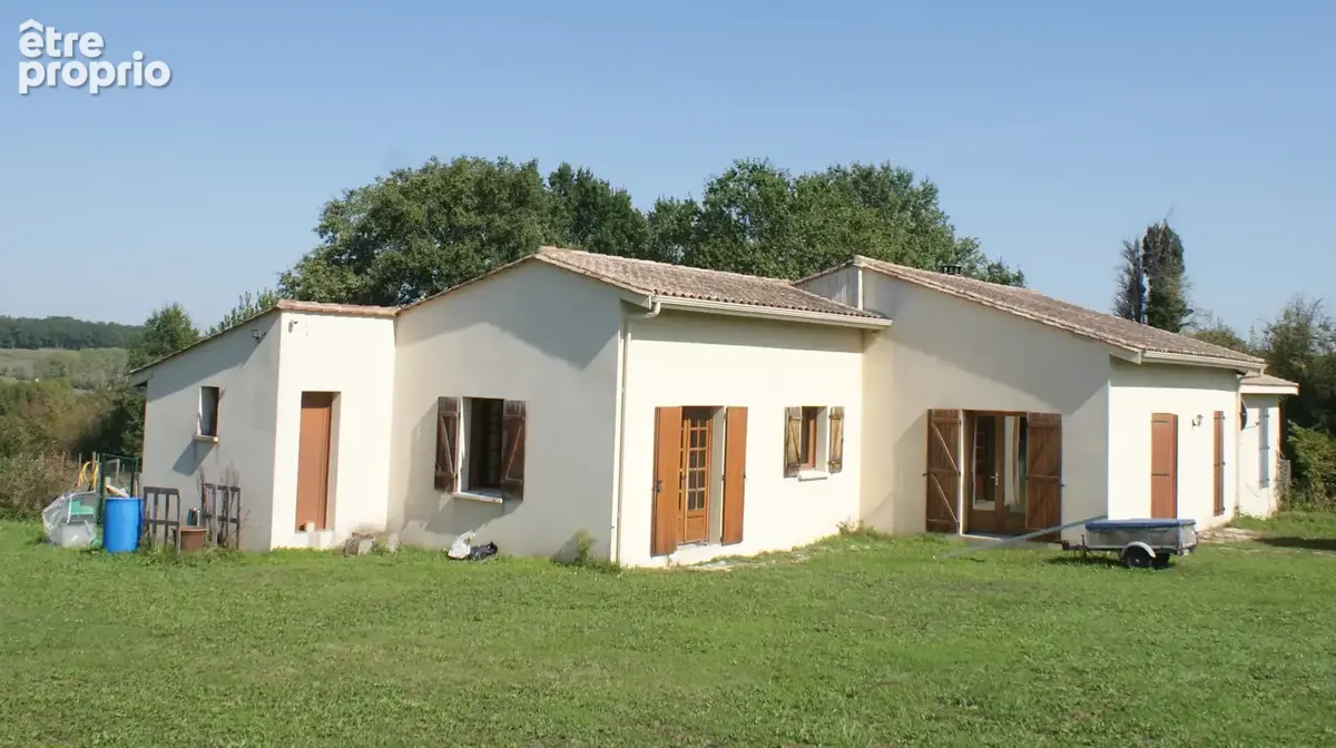 Maison à BONNEVILLE-ET-SAINT-AVIT-DE-FUMADIERES