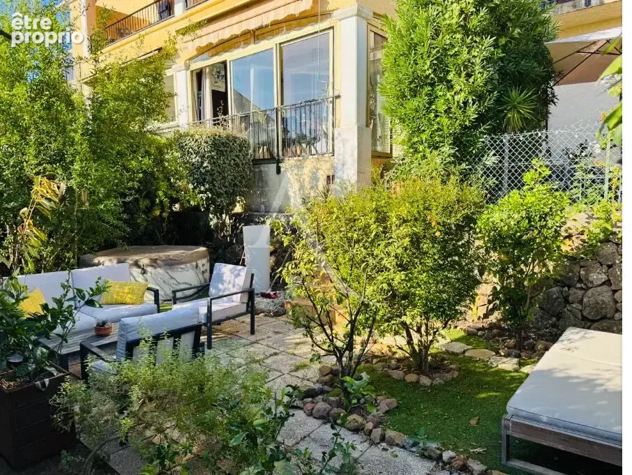 Photo Appartement à Carqueiranne au prix de 325 000€