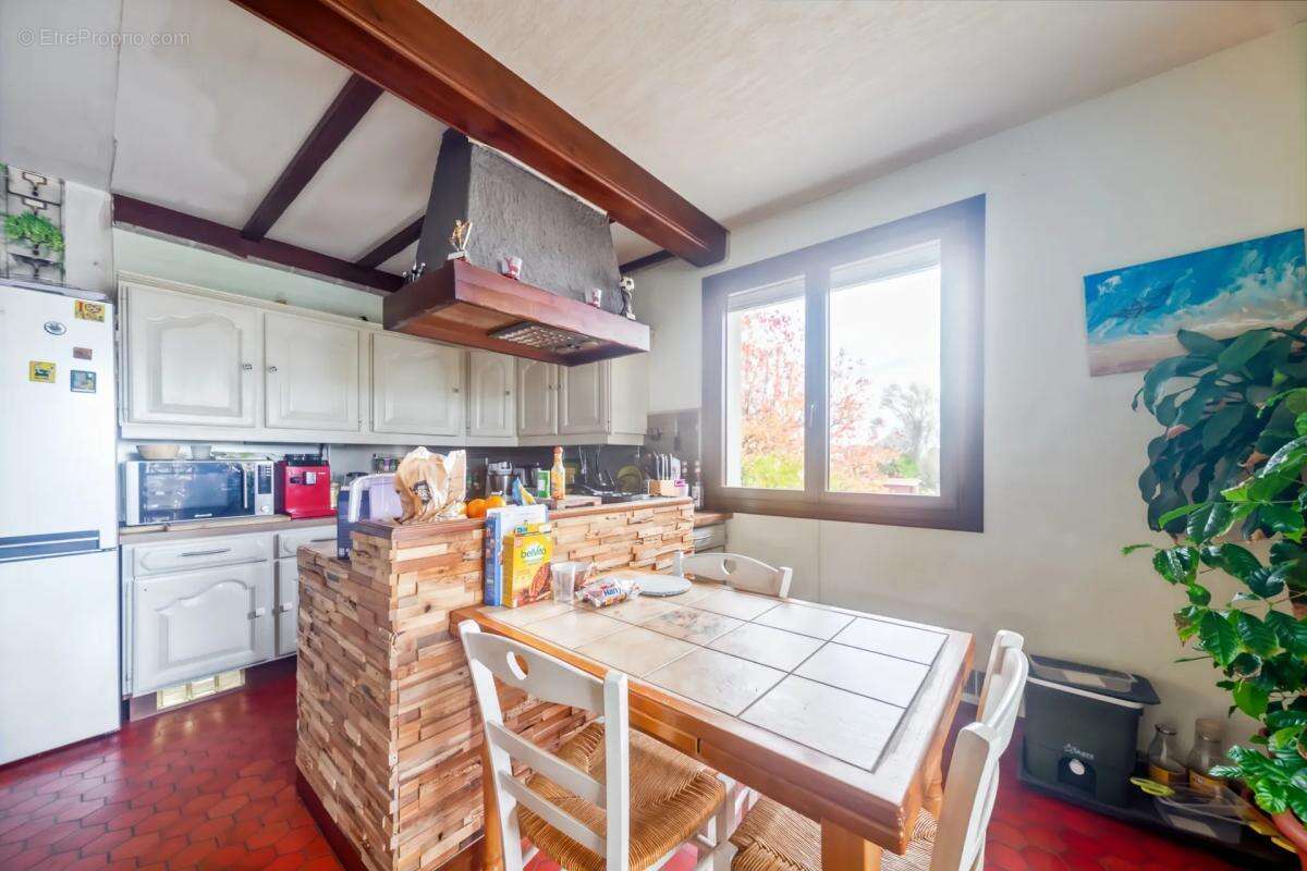 Maison à CRECHES-SUR-SAONE