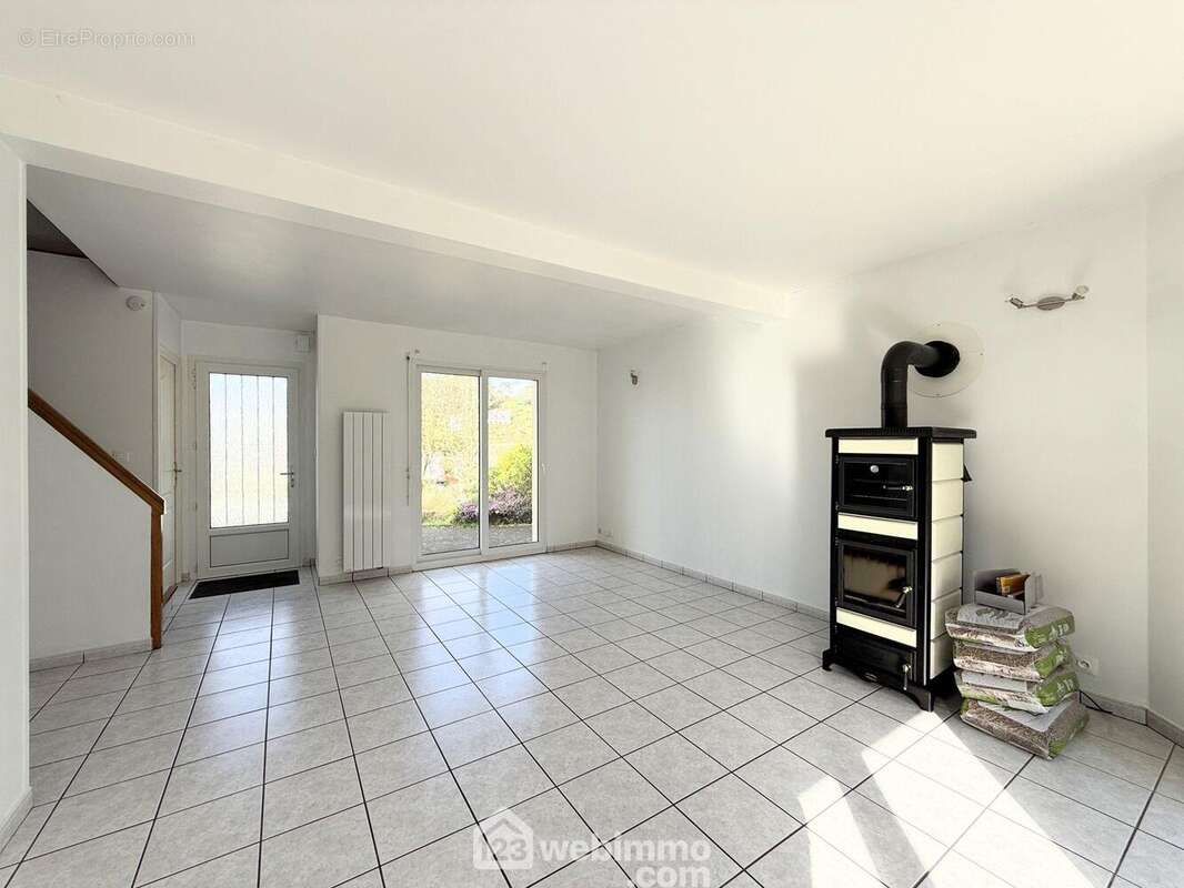 Maison 102 m² à Tredrez-Locquemeau  - photo 4