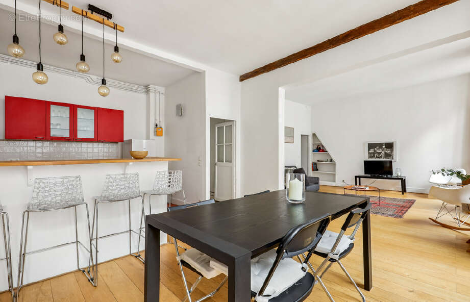 Appartement à PARIS-1E