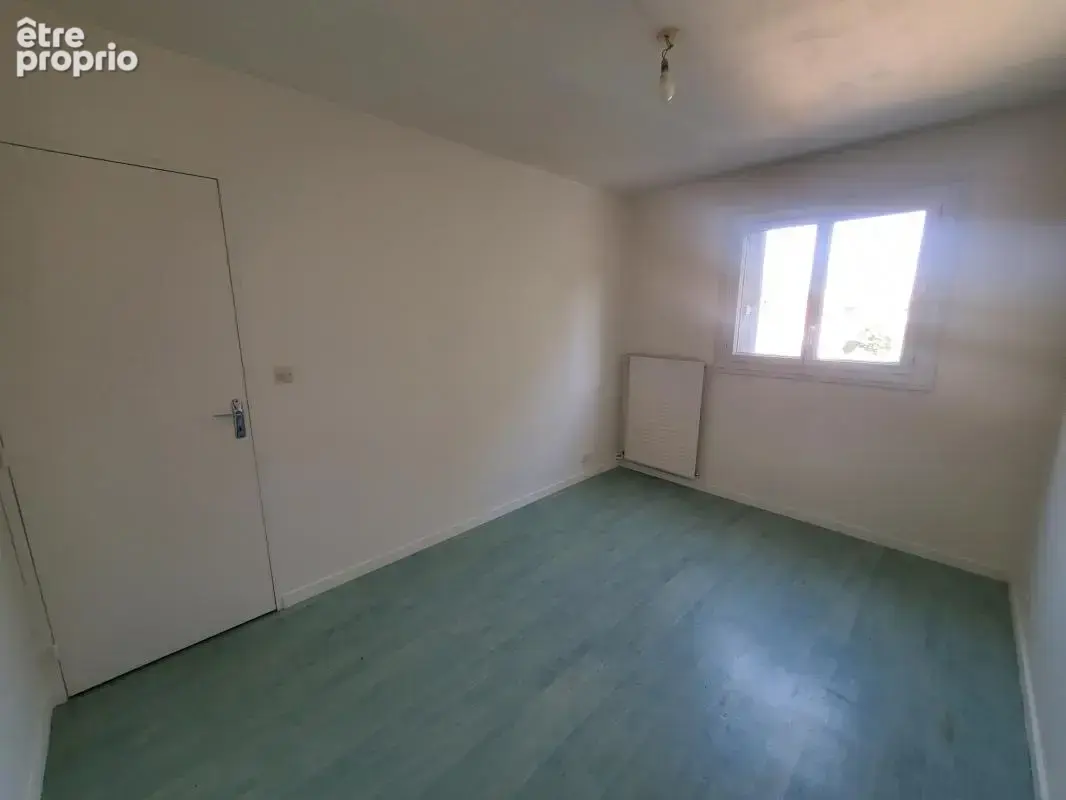 Appartement T4 A NANTES proche ZOLA- 3ème étage - photo 8
