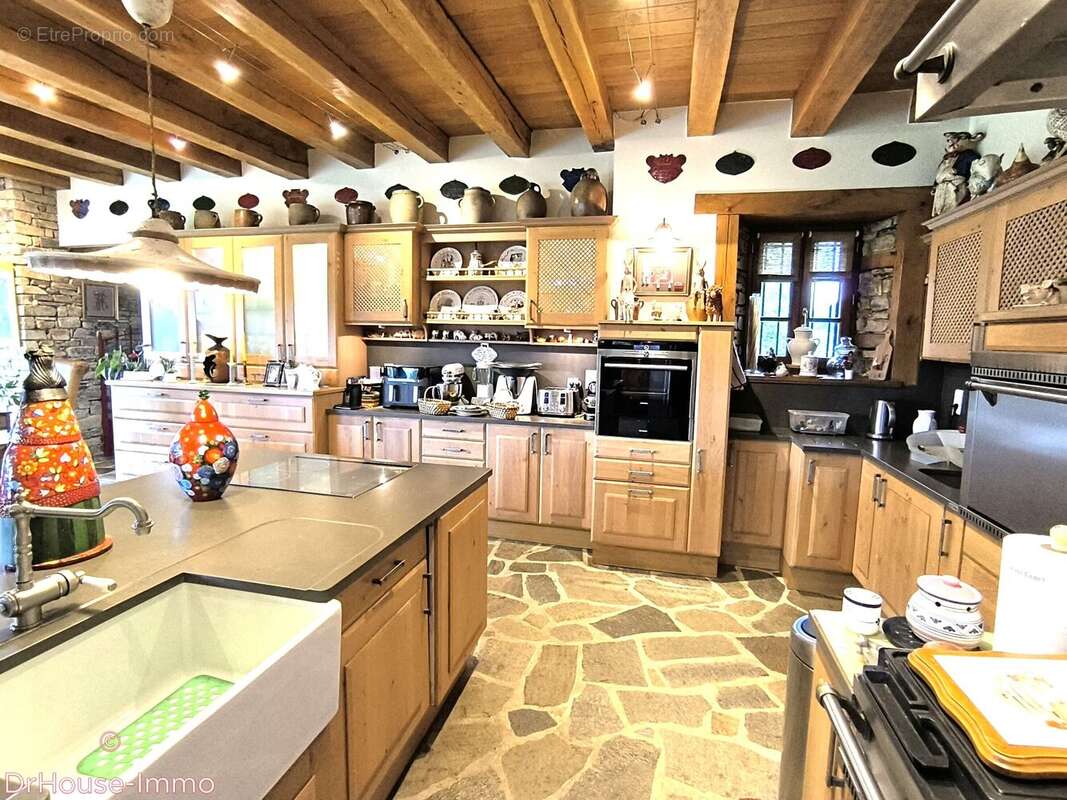 Maison à SAINT-YRIEIX-LA-PERCHE