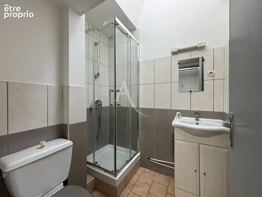 À vendre : maison divisée en 2 logements - quartier Belle-Beille à Angers - photo 4