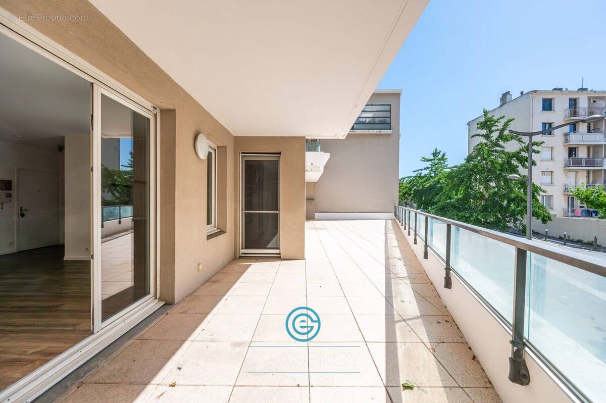 Appartement à MARSEILLE-8E